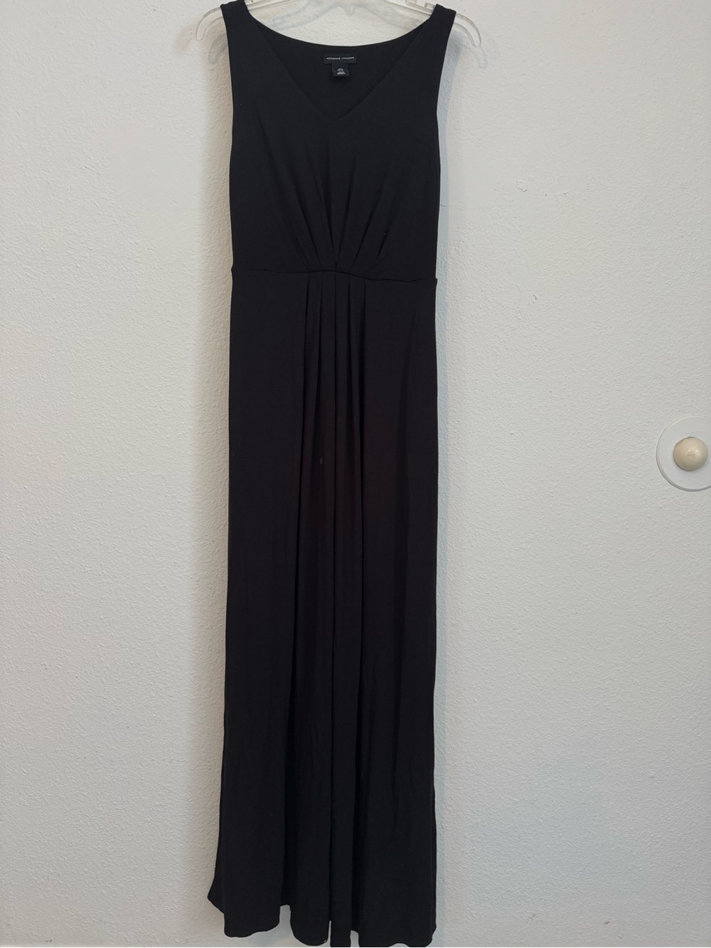Adrienne Vittadini Black Sleeveless V‑Neck Maxi Dress
